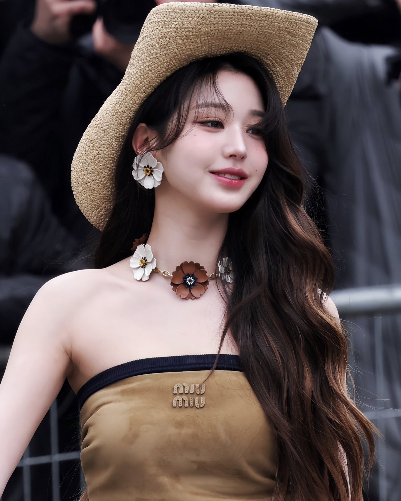 Vũ trụ hot girl của Miu Miu thắng rồi: Jang Wonyoung đỉnh nhất từ trước đến nay, em gái Jennie slay cực!- Ảnh 5.